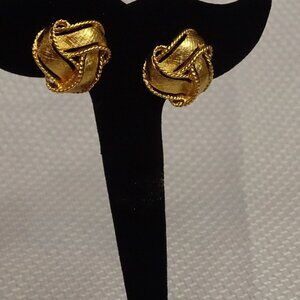 Vintage Napier Gold Tone Love Knot Earrings Signed Clip on Earrings